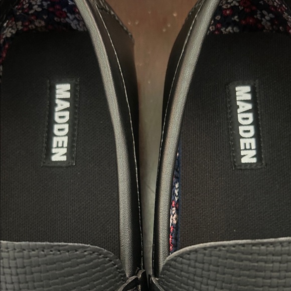 Madden M-dawnn Black Textured everyday , Loafers with Silver Accents, size 8 main image 7